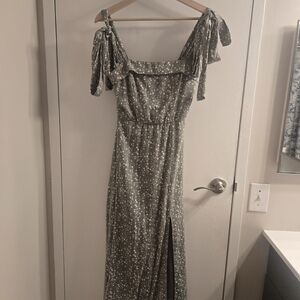 Francesca's Collections Green Floral Maxi Dress
